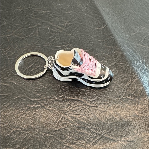 Keychain Black and Pink Mini Sneaker Keyring, NEW - Picture 2 of 4